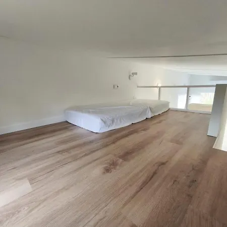Tiny House Base Camp Granada بيت للعطل Dúrcal